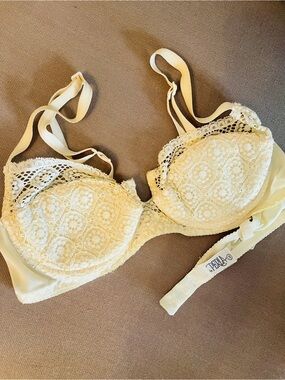 La Perla Lace Underwire Bra in Cream